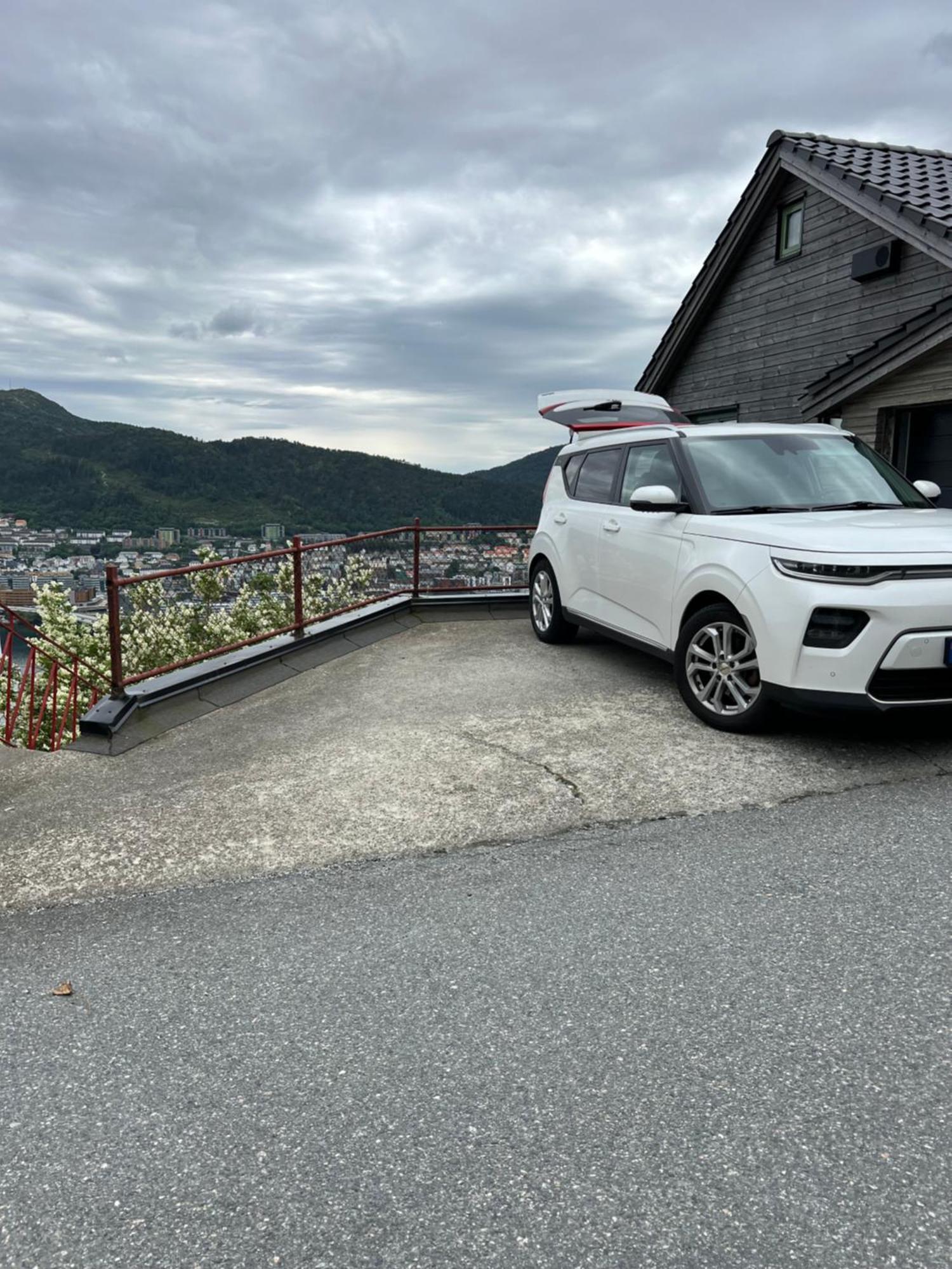Fin Leilighet Med Parkering! Bergen Exterior foto